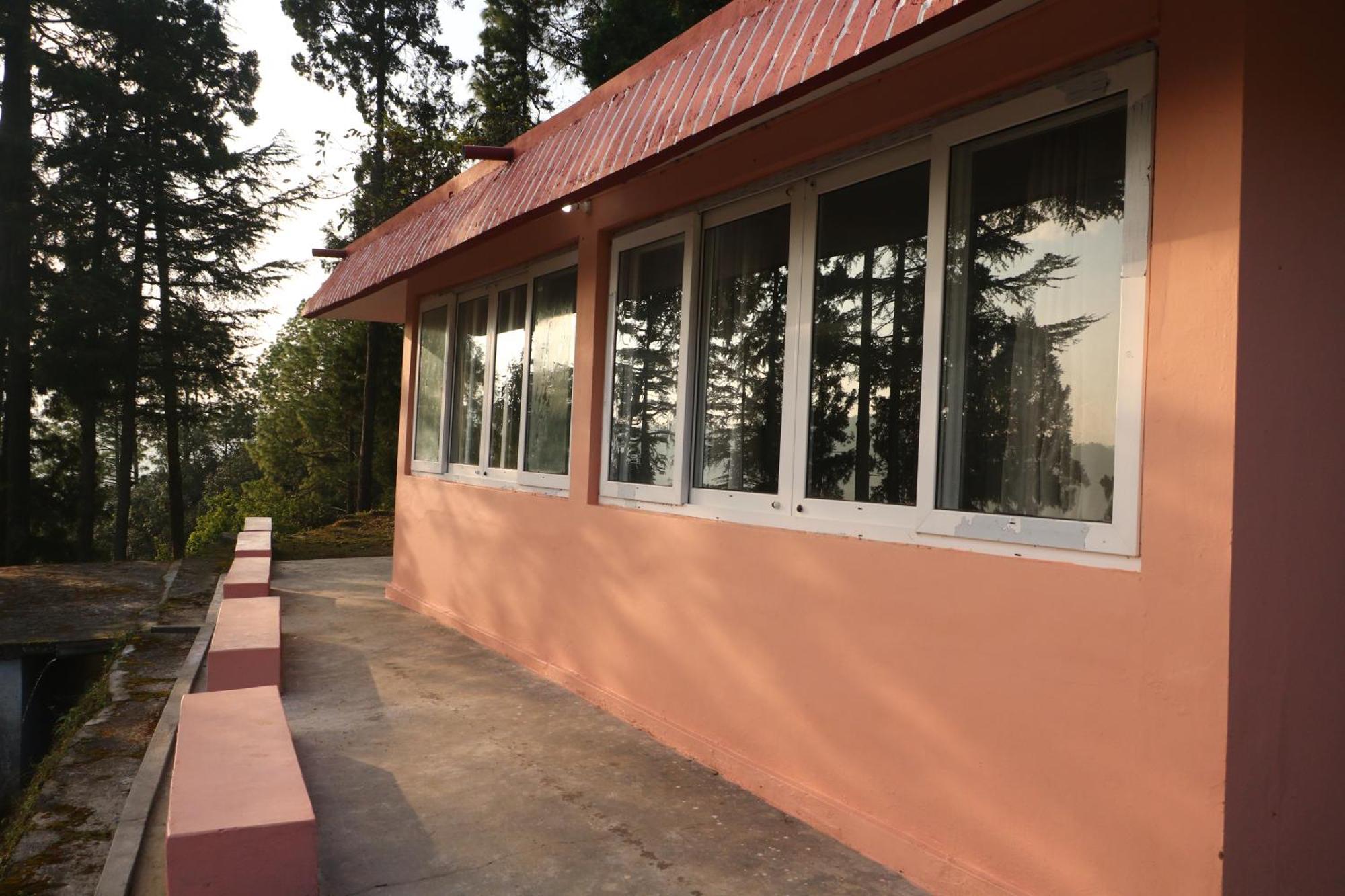 The Deodar Inn Pauri Exterior photo